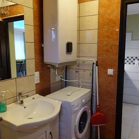 Apartment 1a-b Mesteri