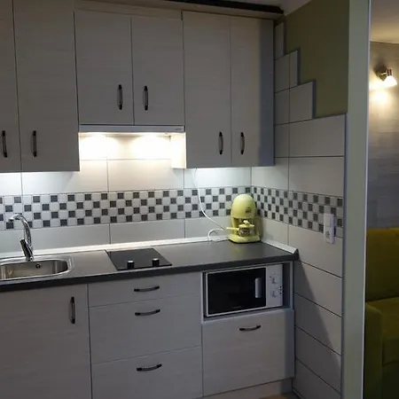 Apartment 1a-b *