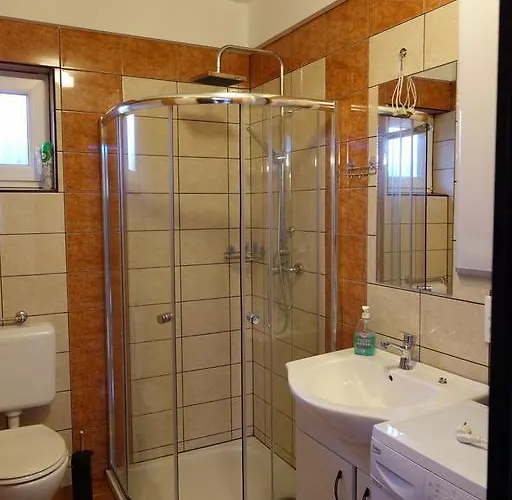 1a-b Appartement Mesteri